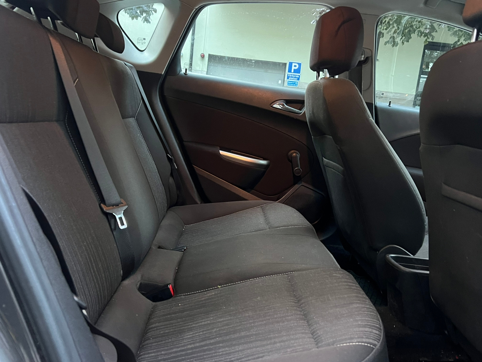 Opel Astra 1.3 CDTI 2010, bild 6/8