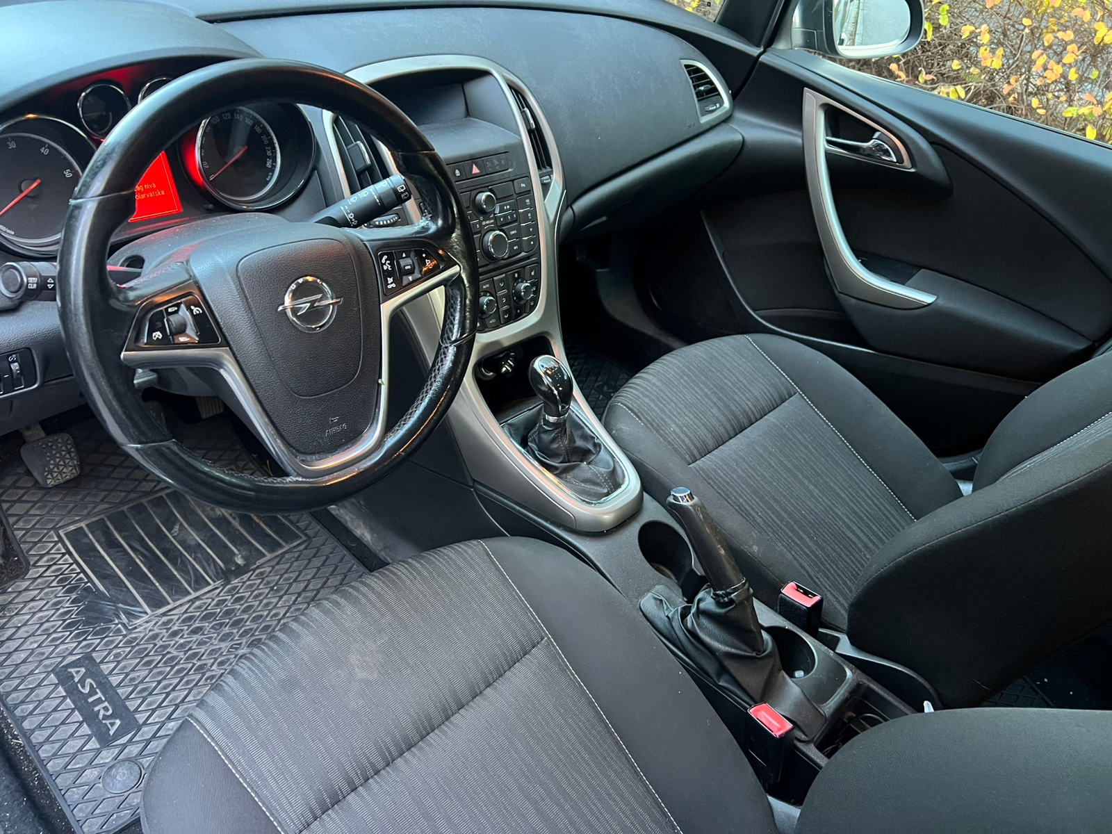 Opel Astra 1.3 CDTI 2010, bild 4/8
