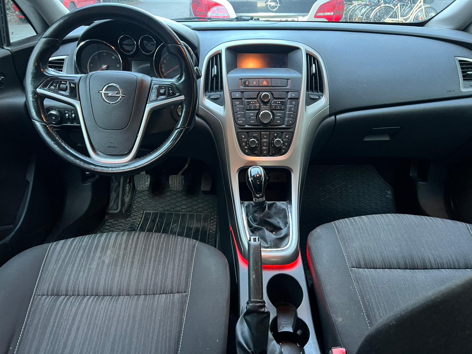 Opel Astra 1.3 CDTI 2010, bild 5/8