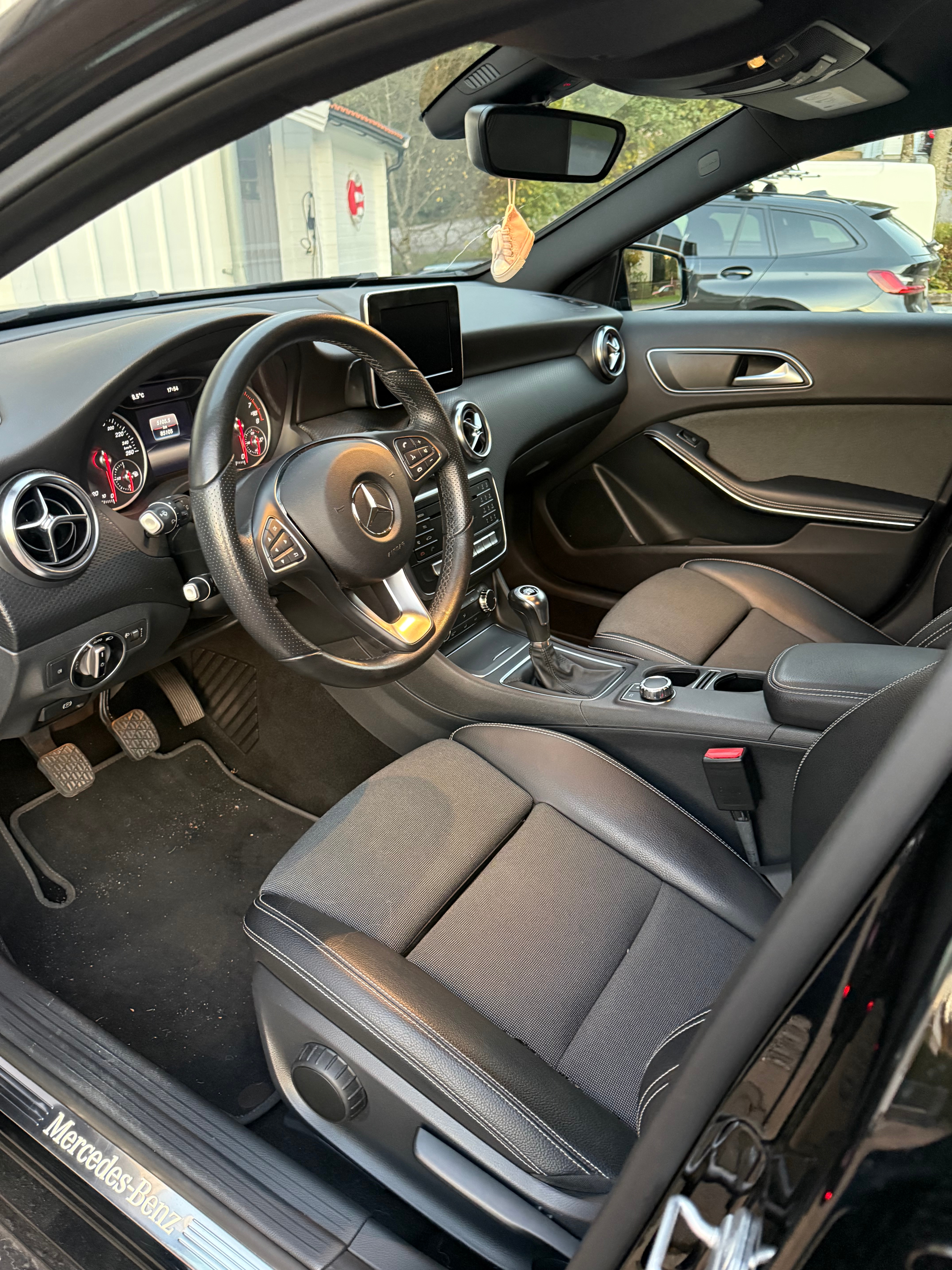 Mercedes-Benz A 180 2018, photo 3/8