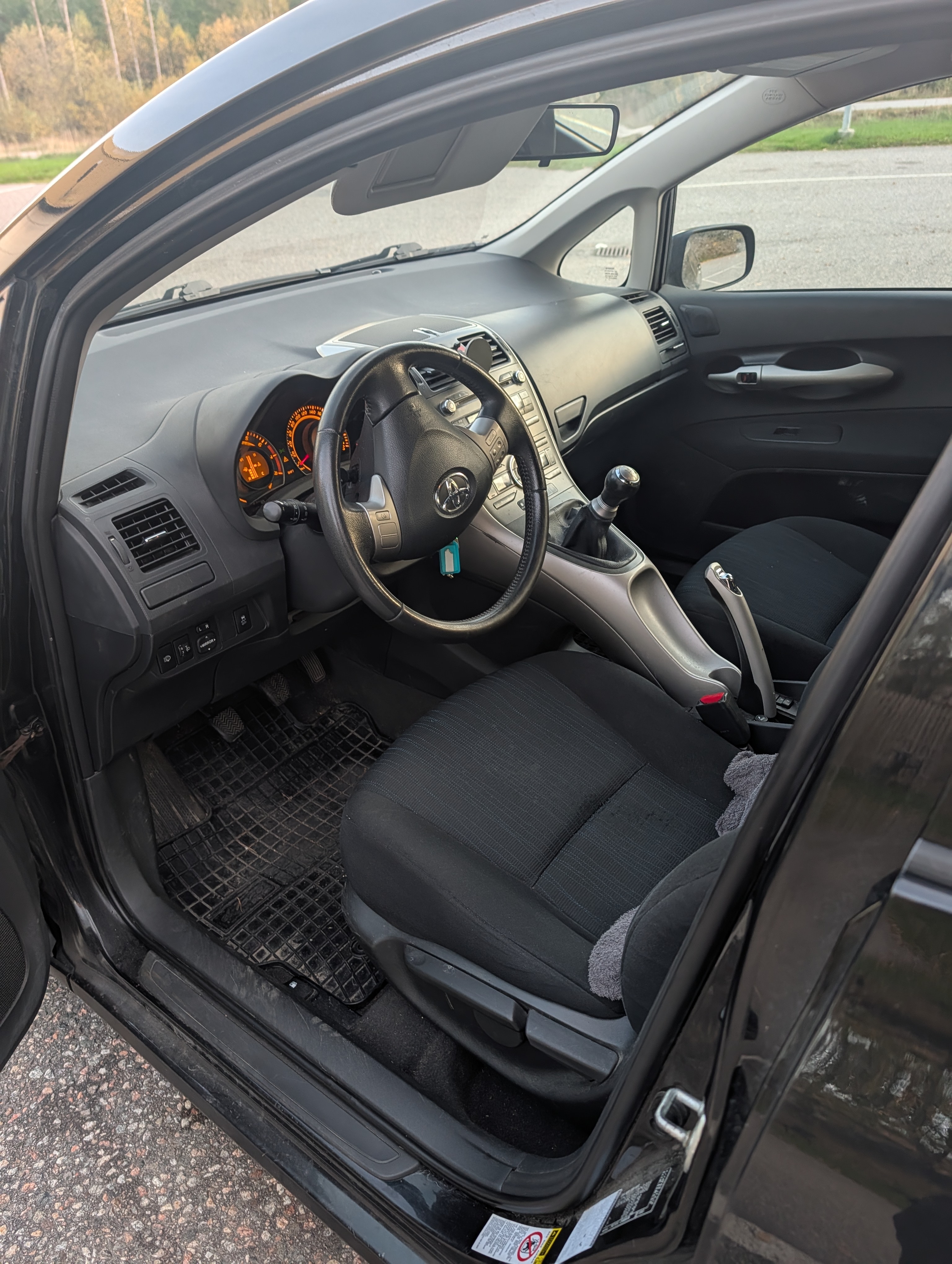 Toyota Auris 1.6 2008, bild 3/4