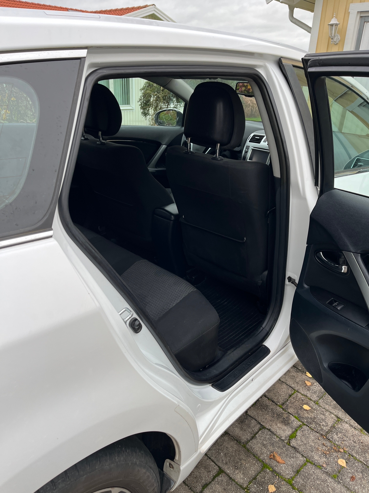 Toyota Avensis 2.0 D-4D 2014, bild 7/7