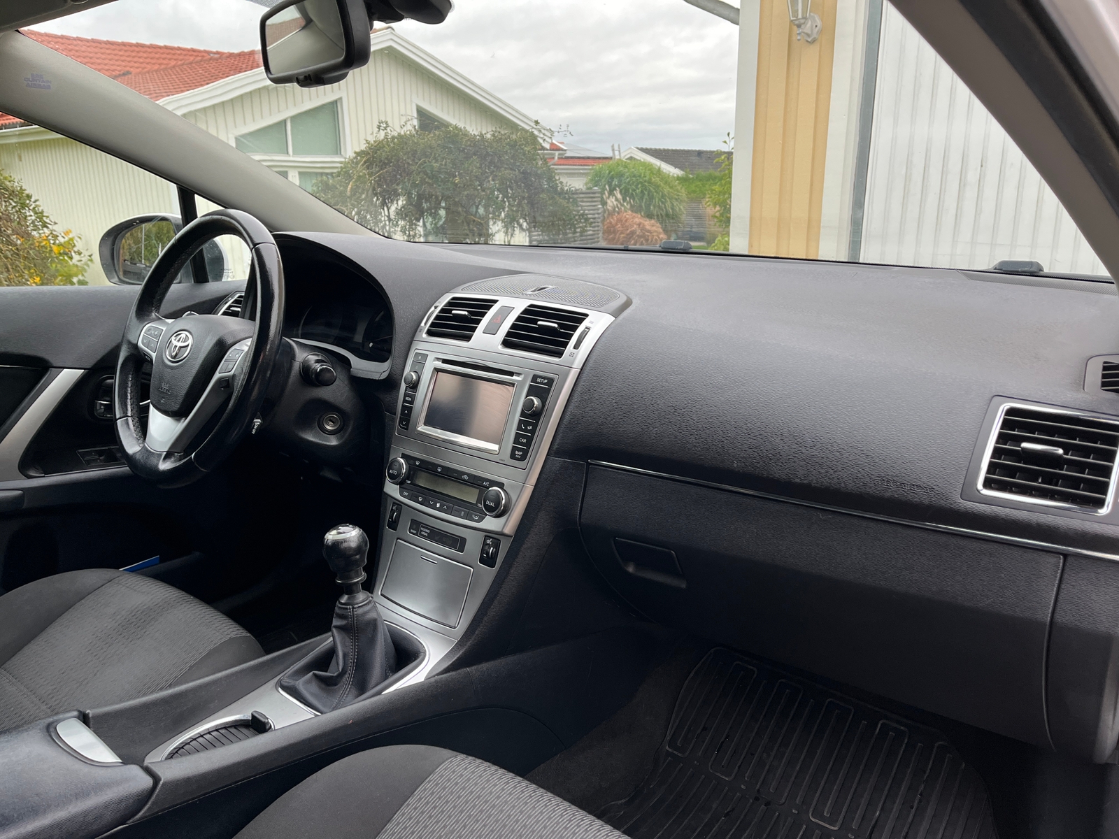 Toyota Avensis 2.0 D-4D 2014, bild 6/7