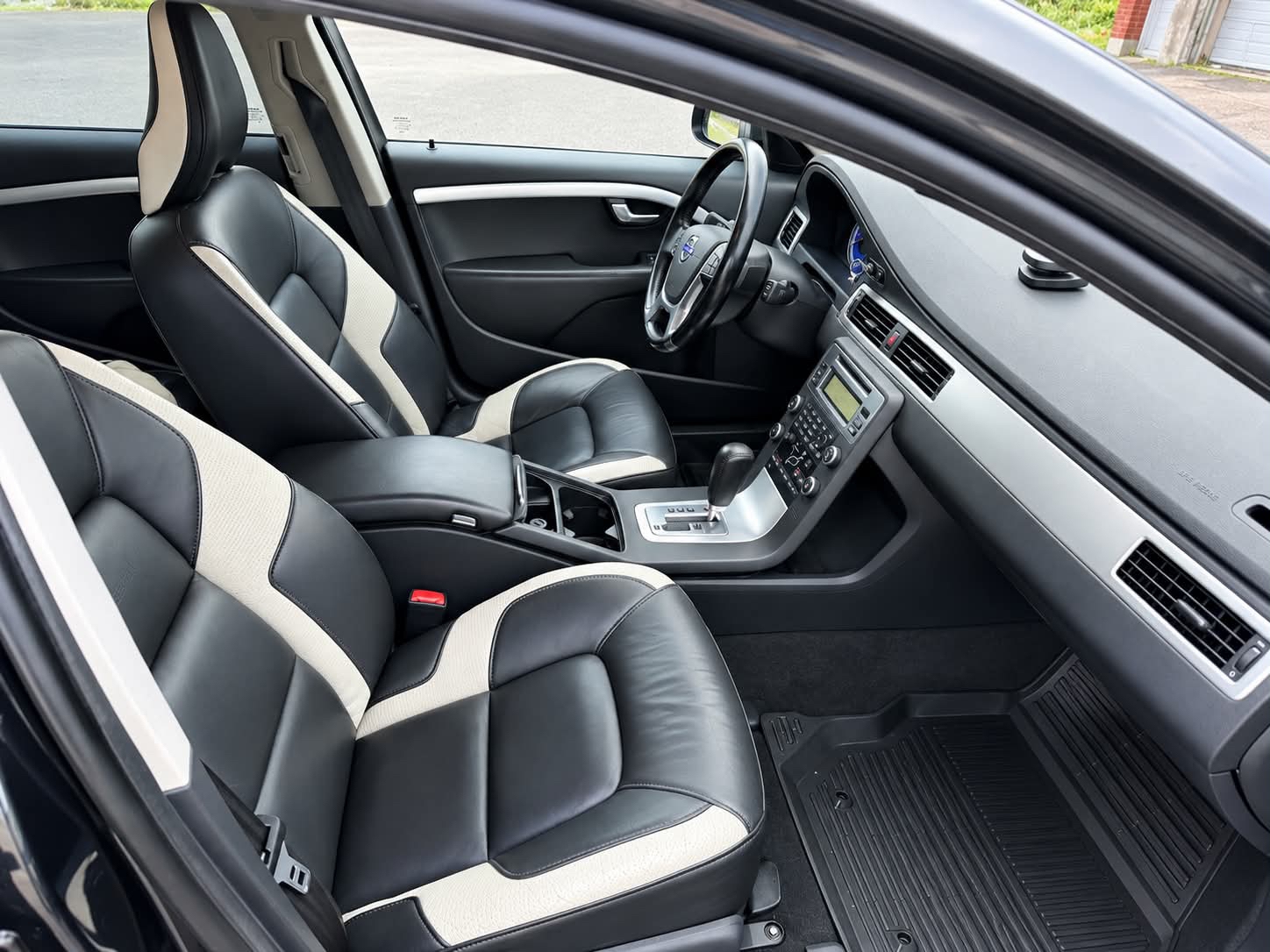 Volvo V70 R Design 2010, bild 5/6