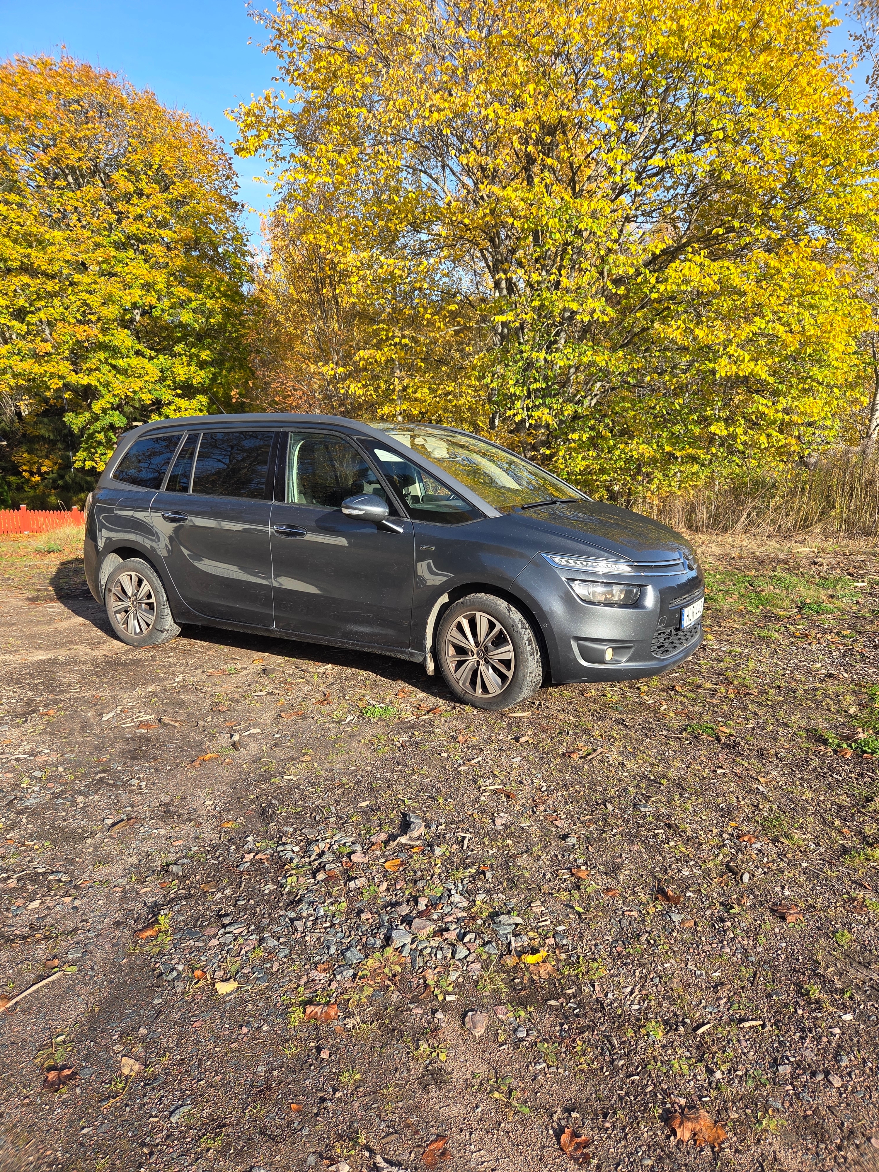 Citroen Grand C4 Picasso e-HDi 115 EGS 2014, kuva 2/7