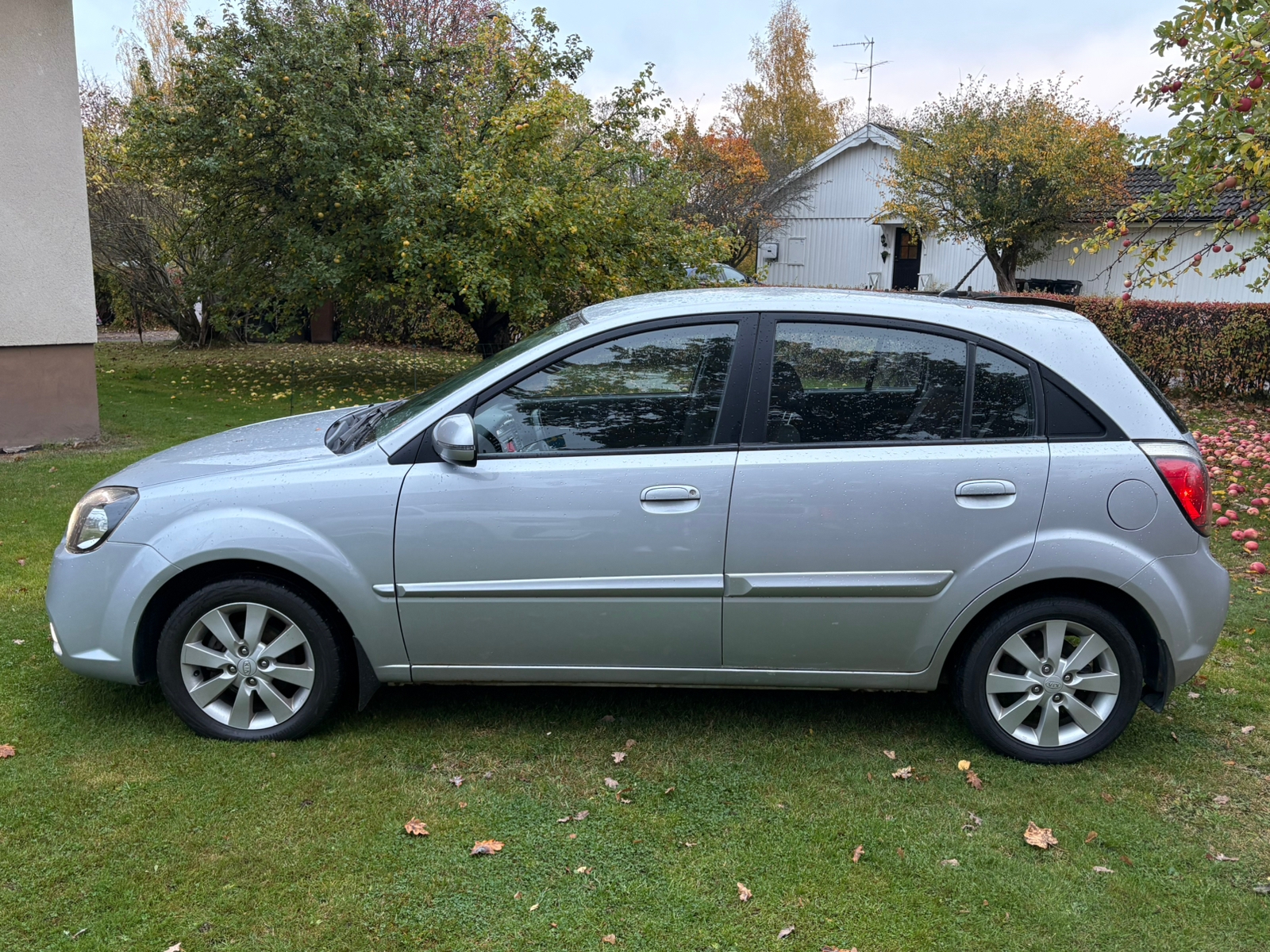Kia Rio 1.4 2010, bild 2/6