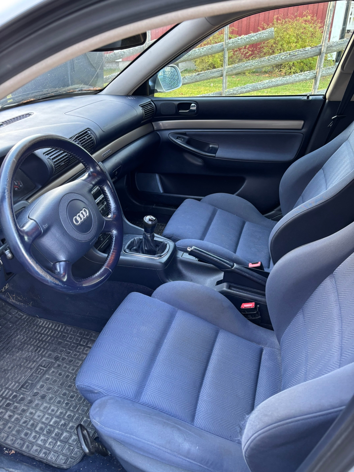 Audi A4 1.8T 1999, bild 4/6