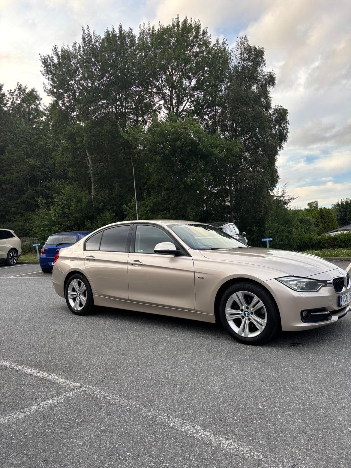 BMW 320 2014, bild 2/10