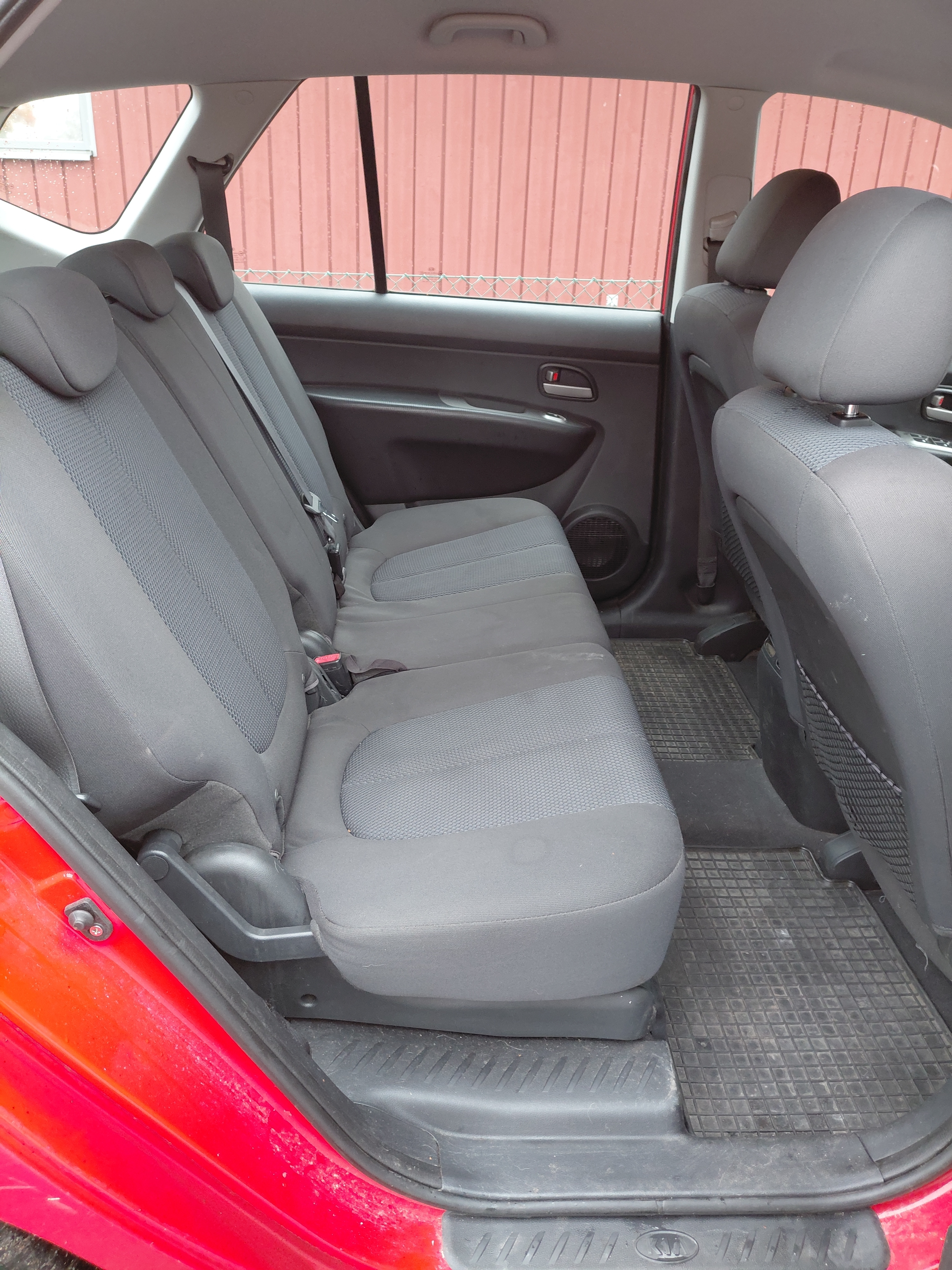 Kia Carens 2.0 2010, bild 6/10