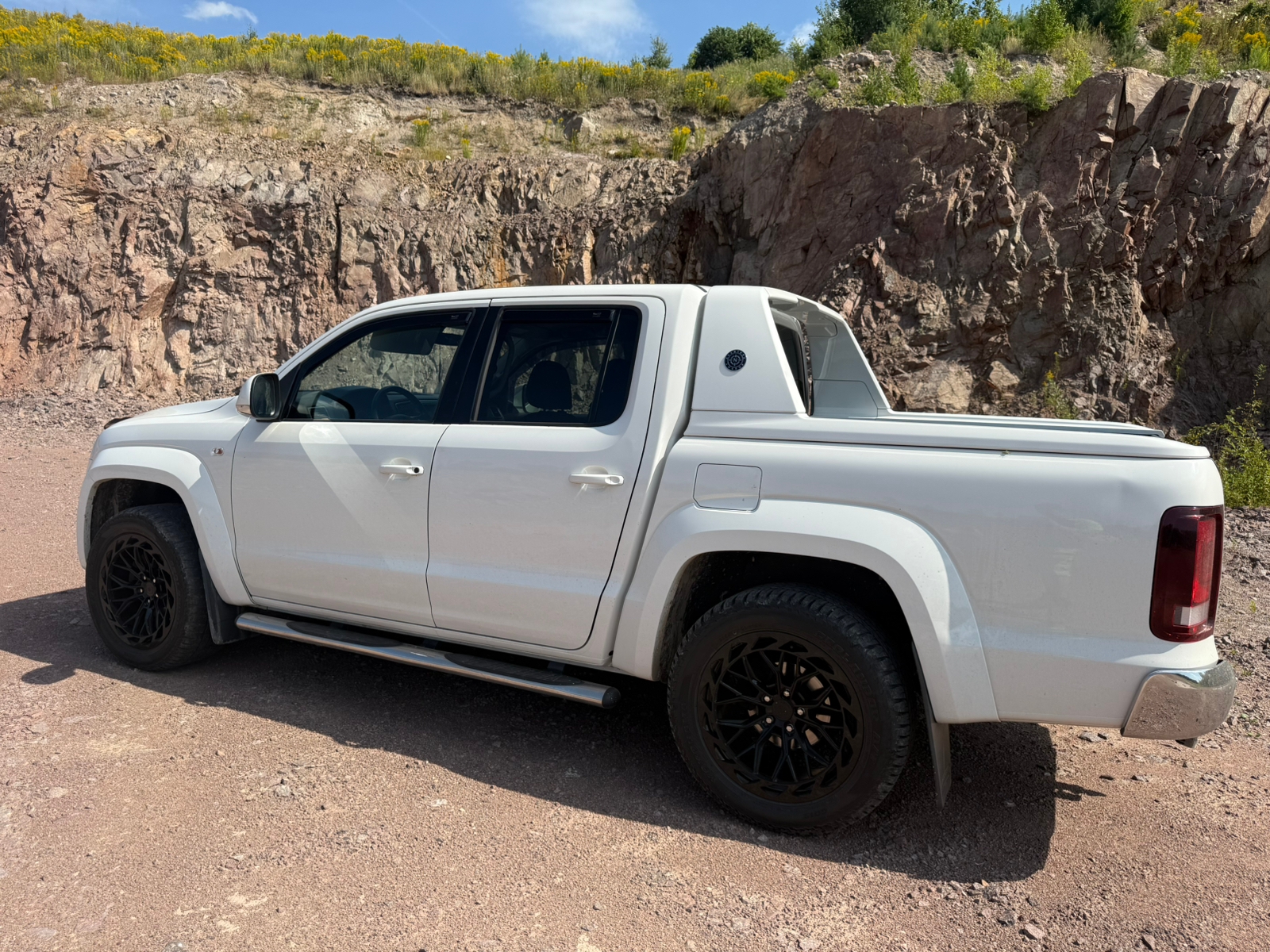 Volkswagen Amarok Aventura 2017, bild 2/3