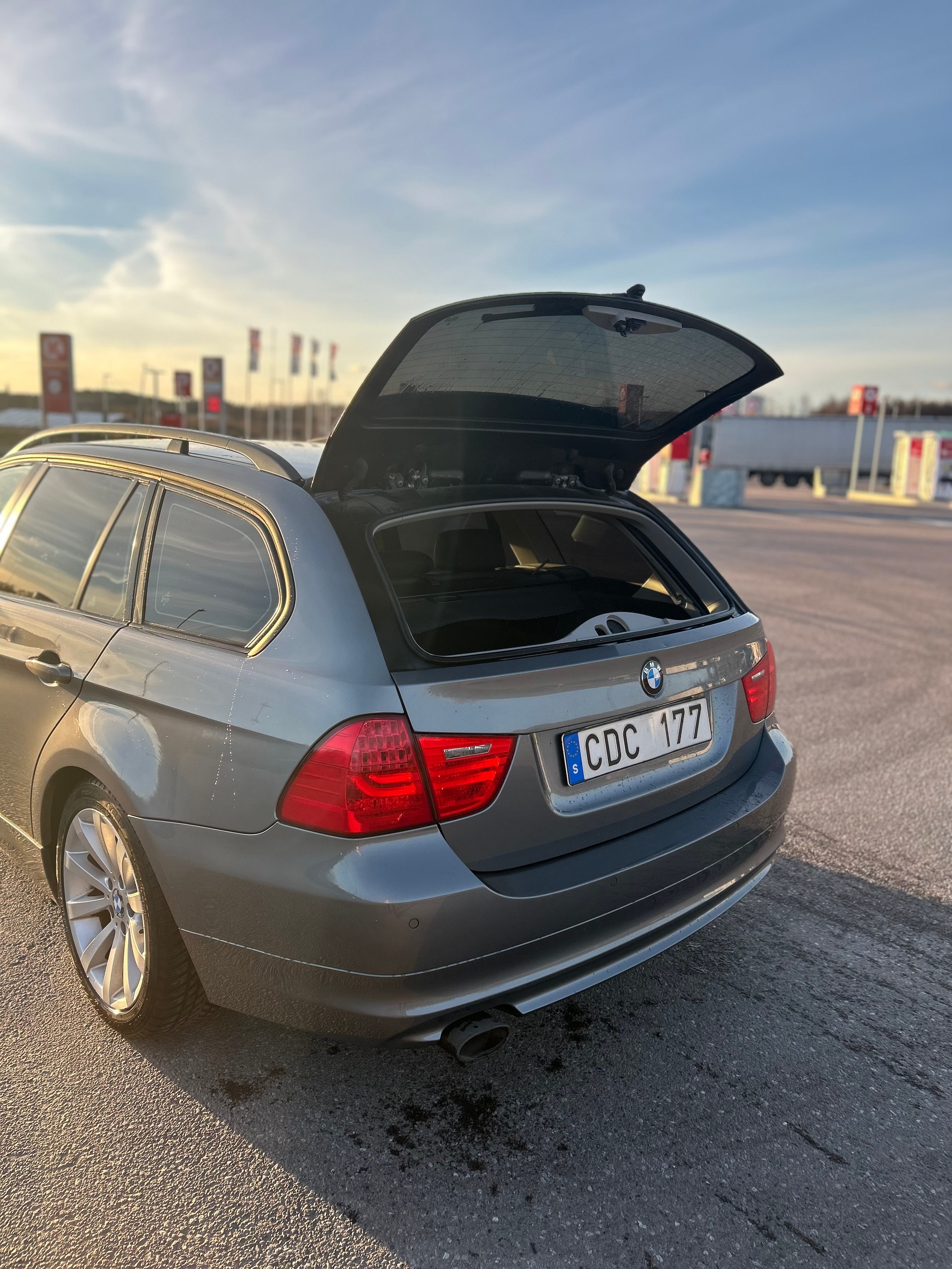 BMW 320d 2010, bild 7/7