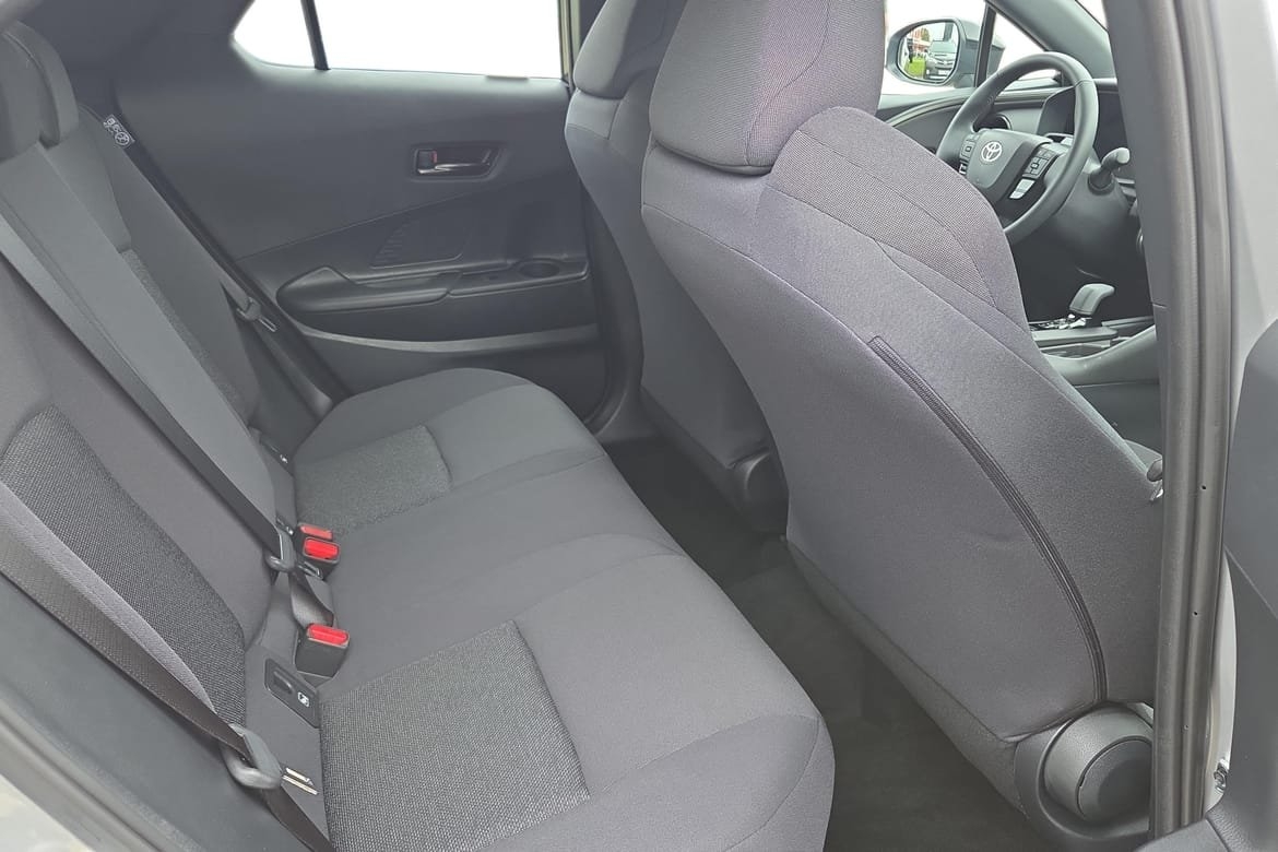 Toyota C-HR 1.8 Hybrid Active 2026, bild 7/10