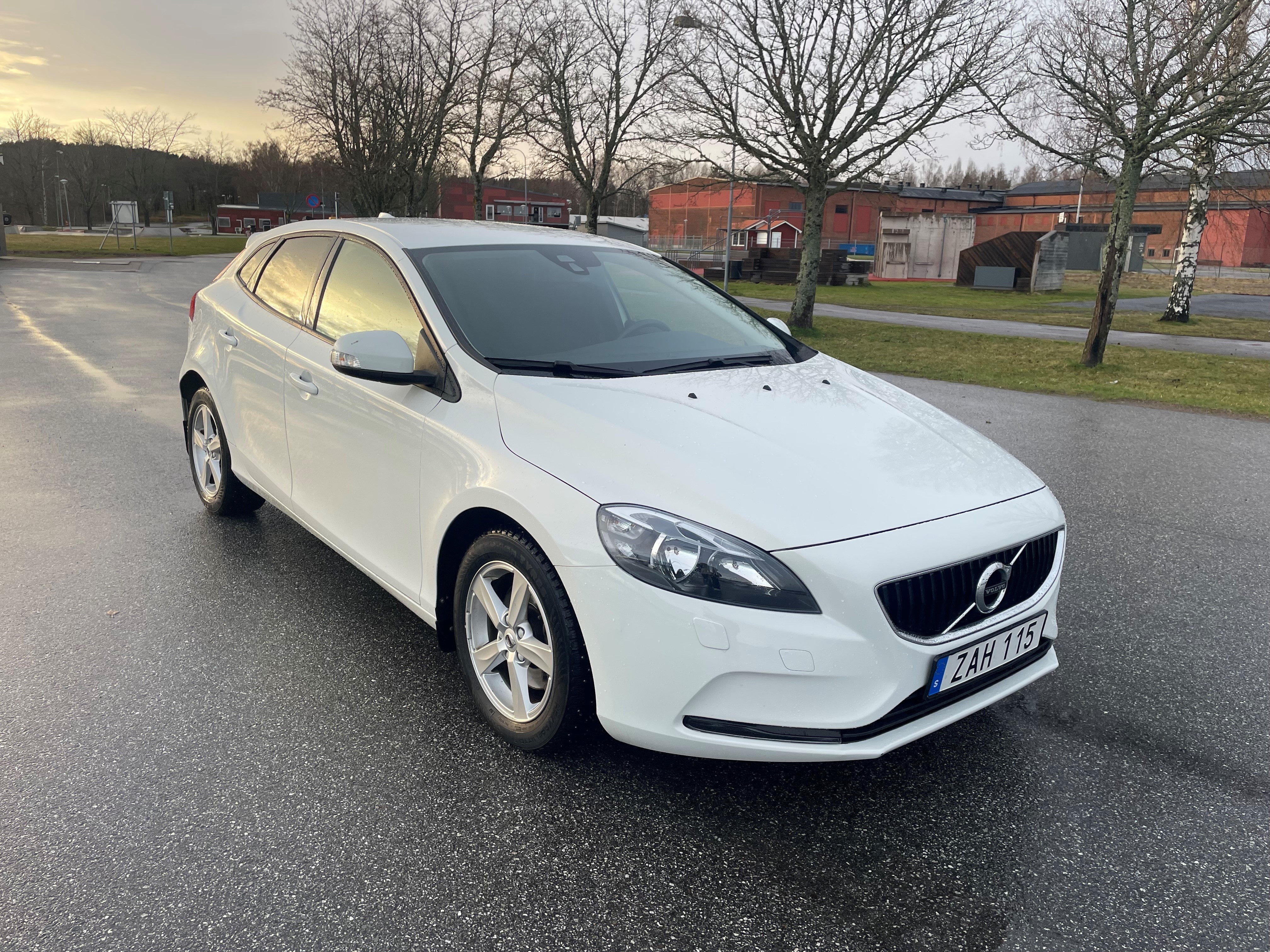 Volvo V40 T3 2018, bild 3/10