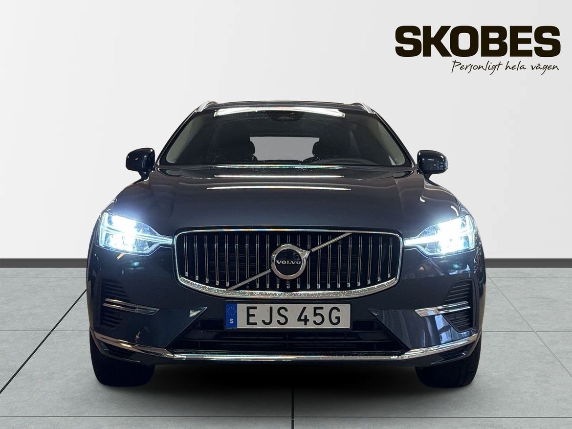 Volvo XC60 T6 Core Special Edition 2025, bild 2/3