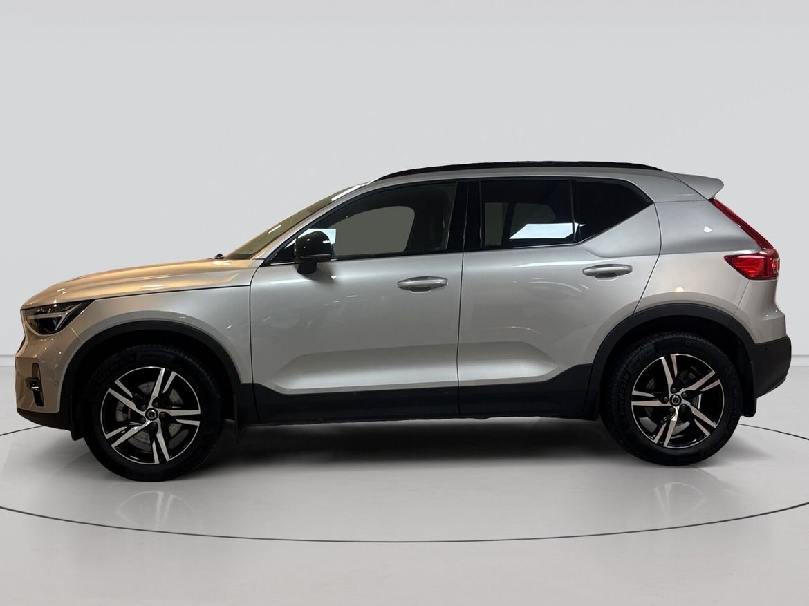 Volvo XC40 B3 Plus Dark 2025, bild 2/10