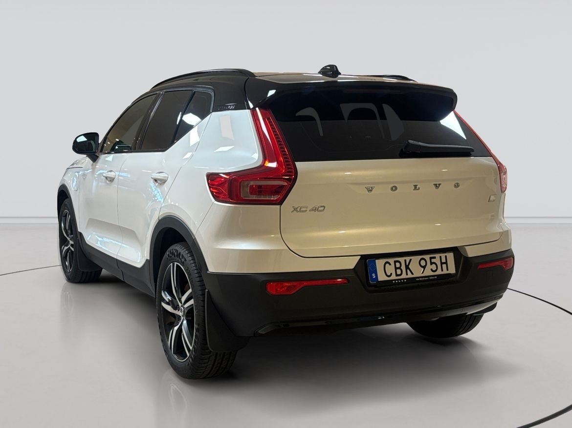 Volvo XC40 T5 R Design 2021, photo 3/10