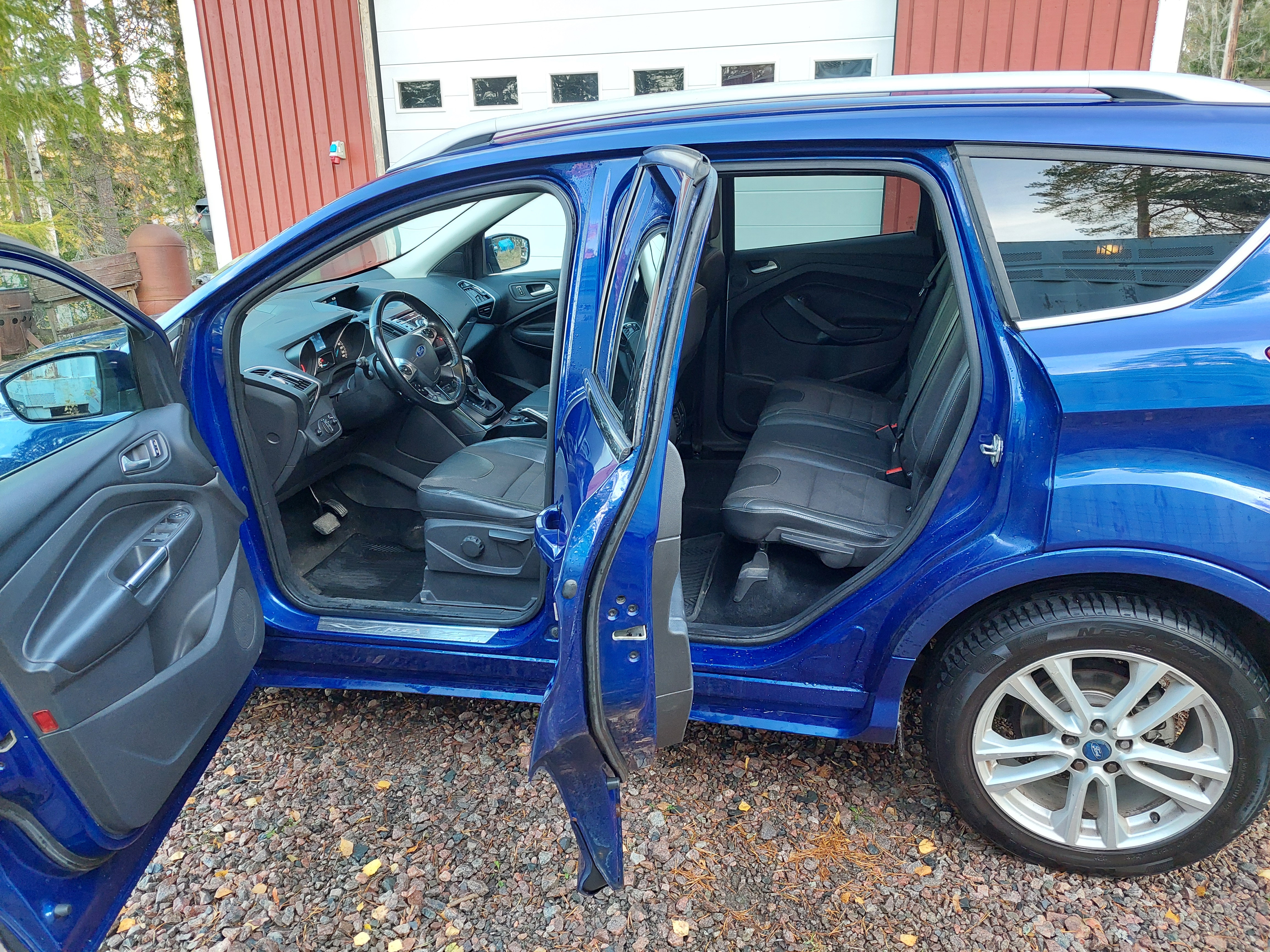 Ford Kuga 2.0 TDCi 2014, bild 6/8