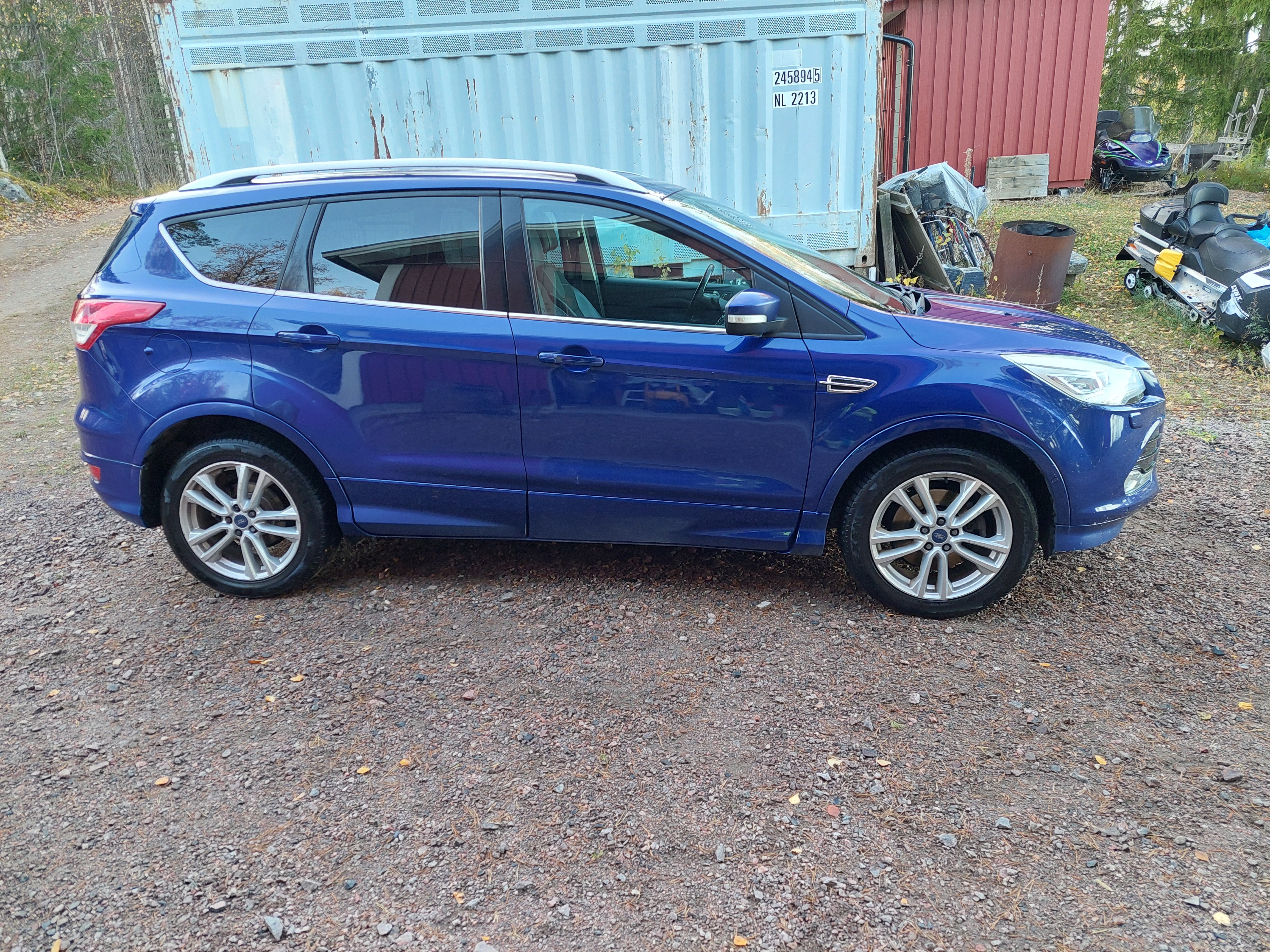 Ford Kuga 2.0 TDCi 2014, bild 3/8