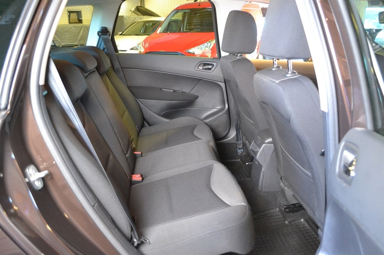 Peugeot 308 2011, bild 6/10