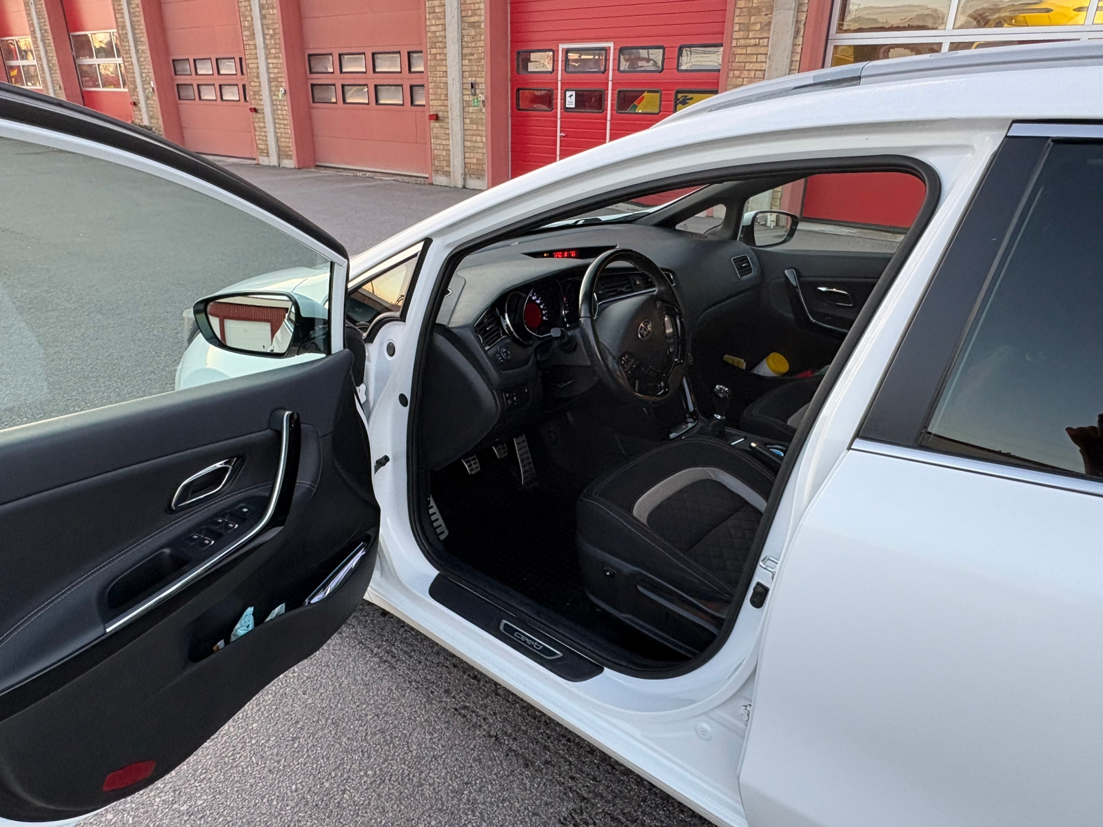 Kia Ceed 1.6 CRDi 136 GT Line 2016, bild 3/8