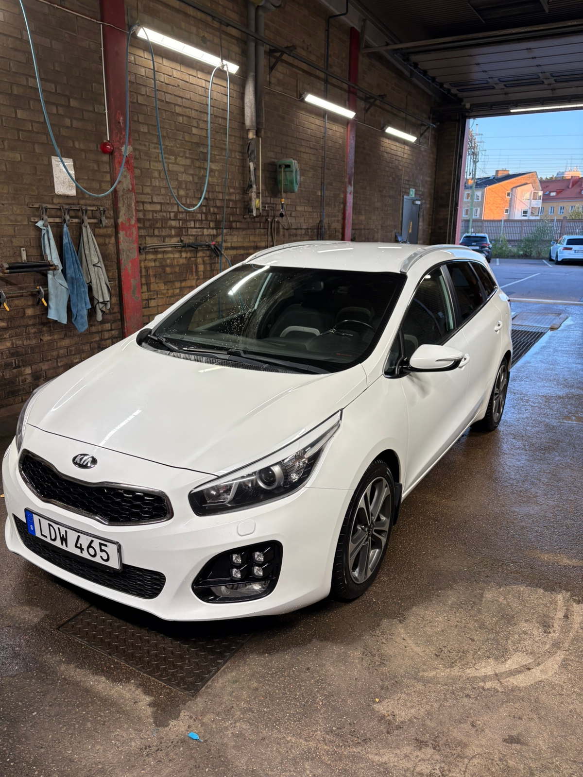 Kia Ceed 1.6 CRDi 136 GT Line 2016, bild 2/8