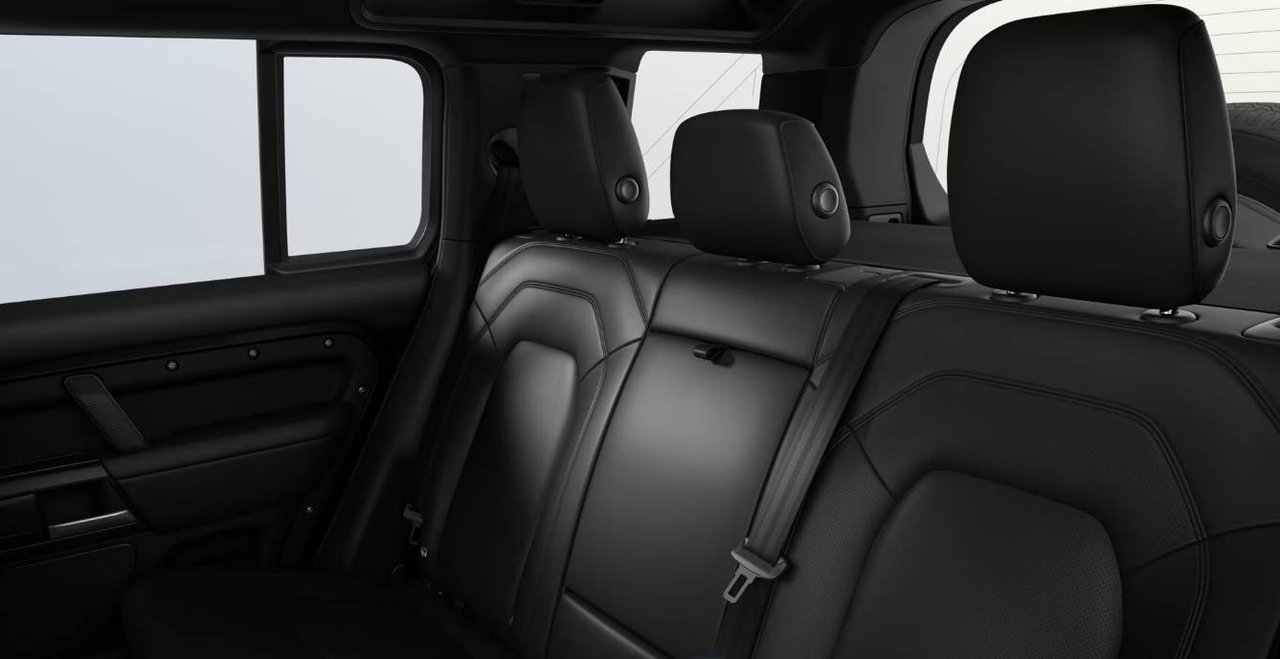 Land Rover Defender P300e SE X-Dynamic 2027, bild 7/7