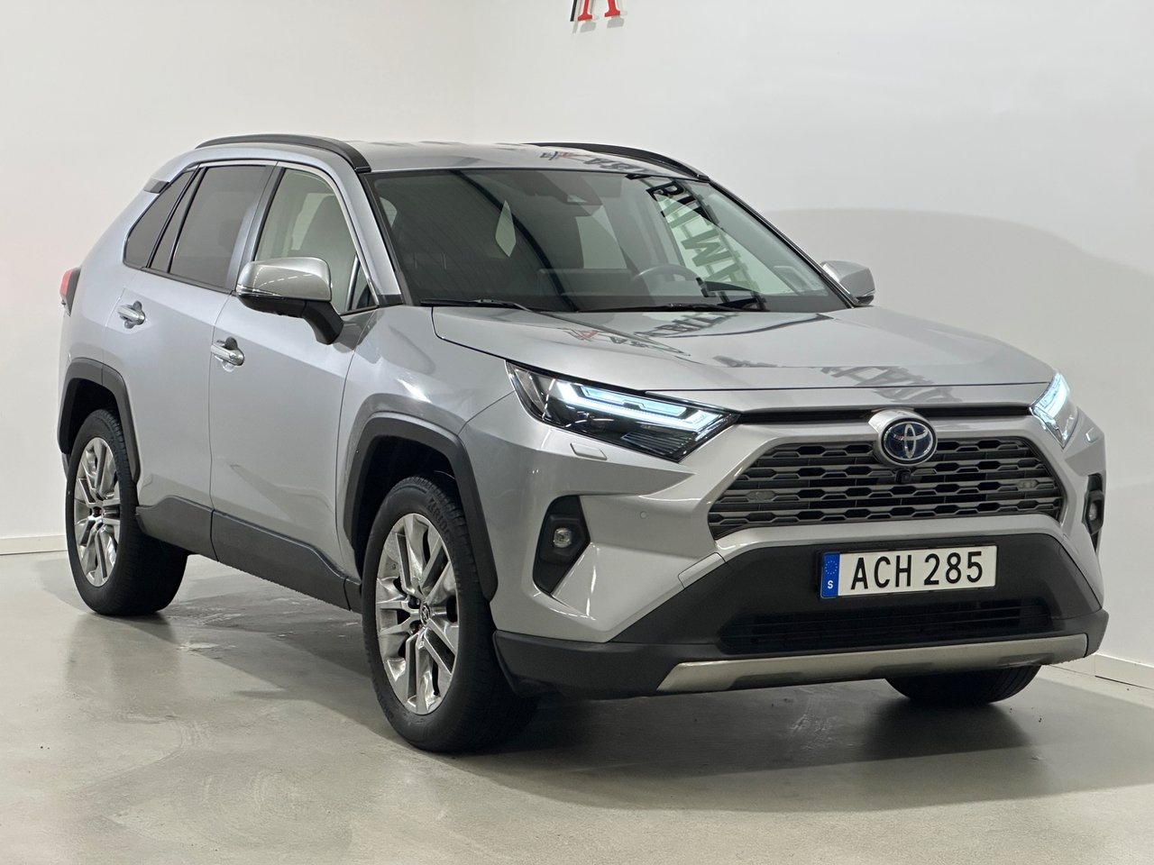 Toyota RAV4 2.5 Hybrid Executive 2023, bild 2/10