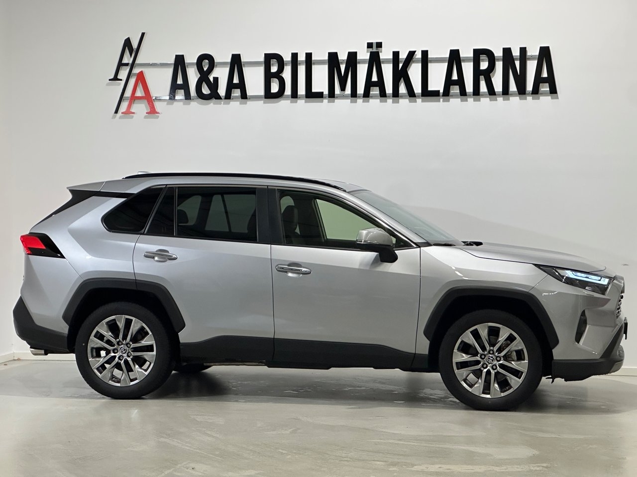 Toyota RAV4 2.5 Hybrid Executive 2023, bild 4/10
