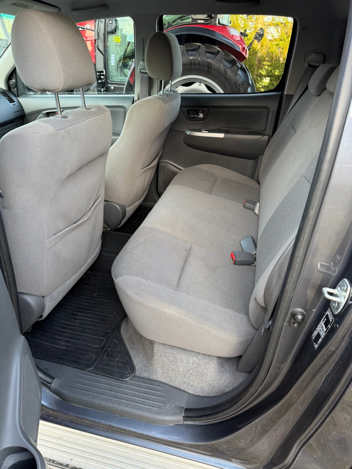 Toyota Hilux 3.0 D-4D 2013, bild 7/8