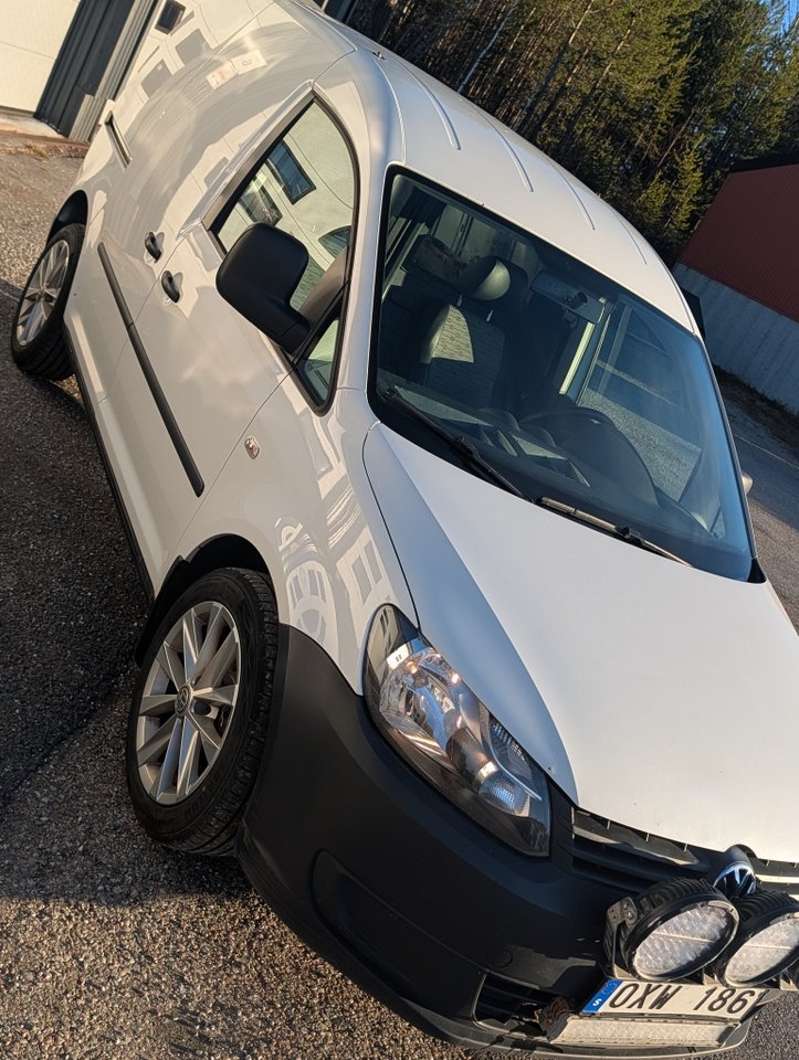 Volkswagen Caddy 1.6 TDI 2012, kuva 2/10