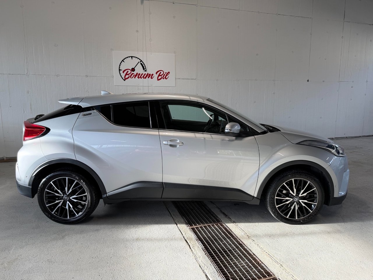 Toyota C-HR 1.2 T Executive 2017, bild 6/10