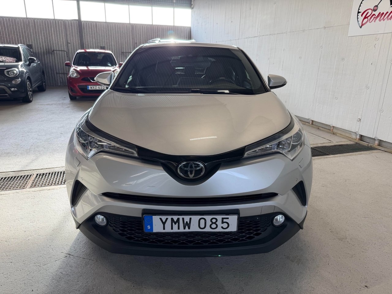 Toyota C-HR 1.2 T Executive 2017, bild 2/10