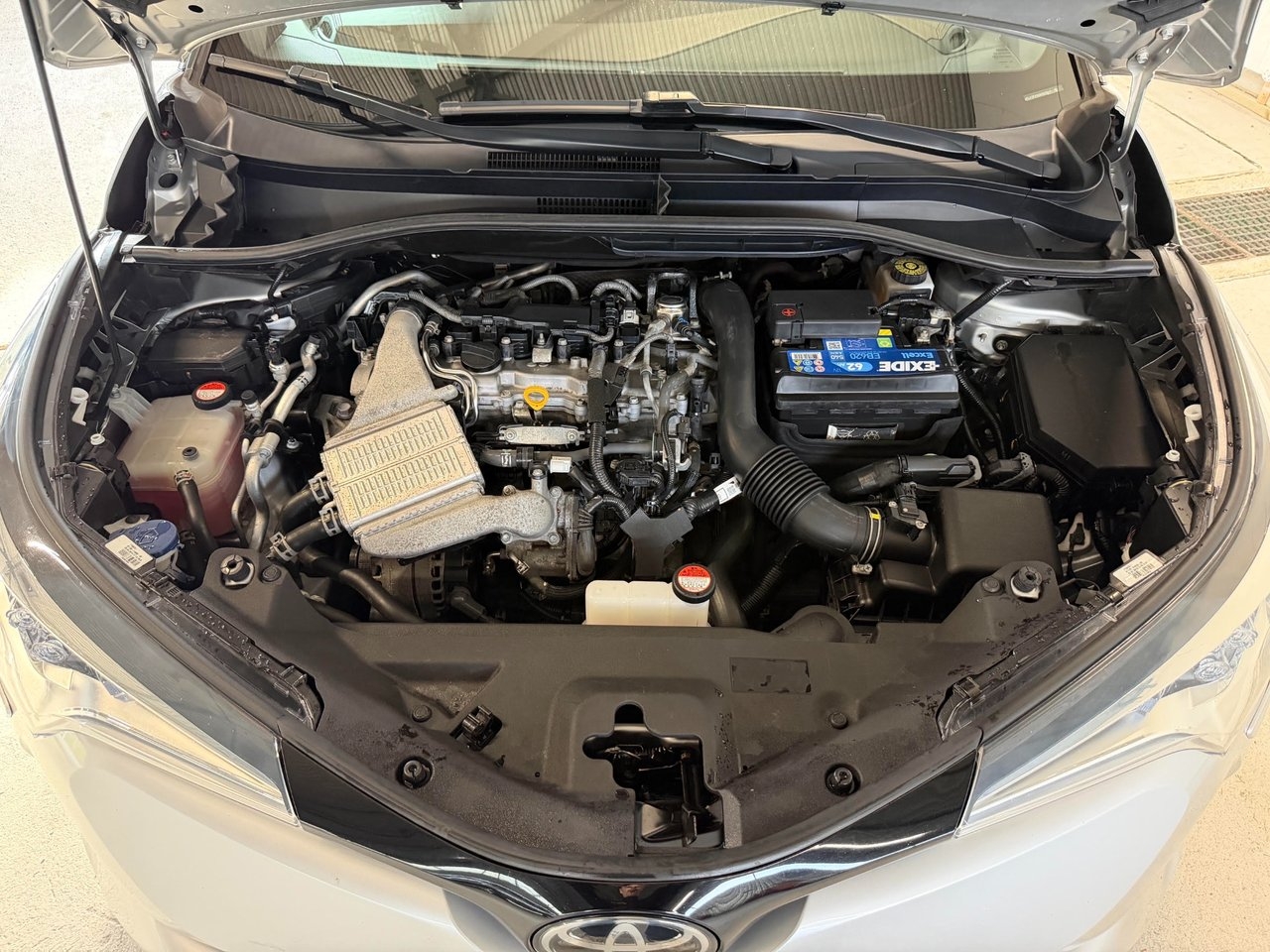 Toyota C-HR 1.2 T Executive 2017, bild 7/10