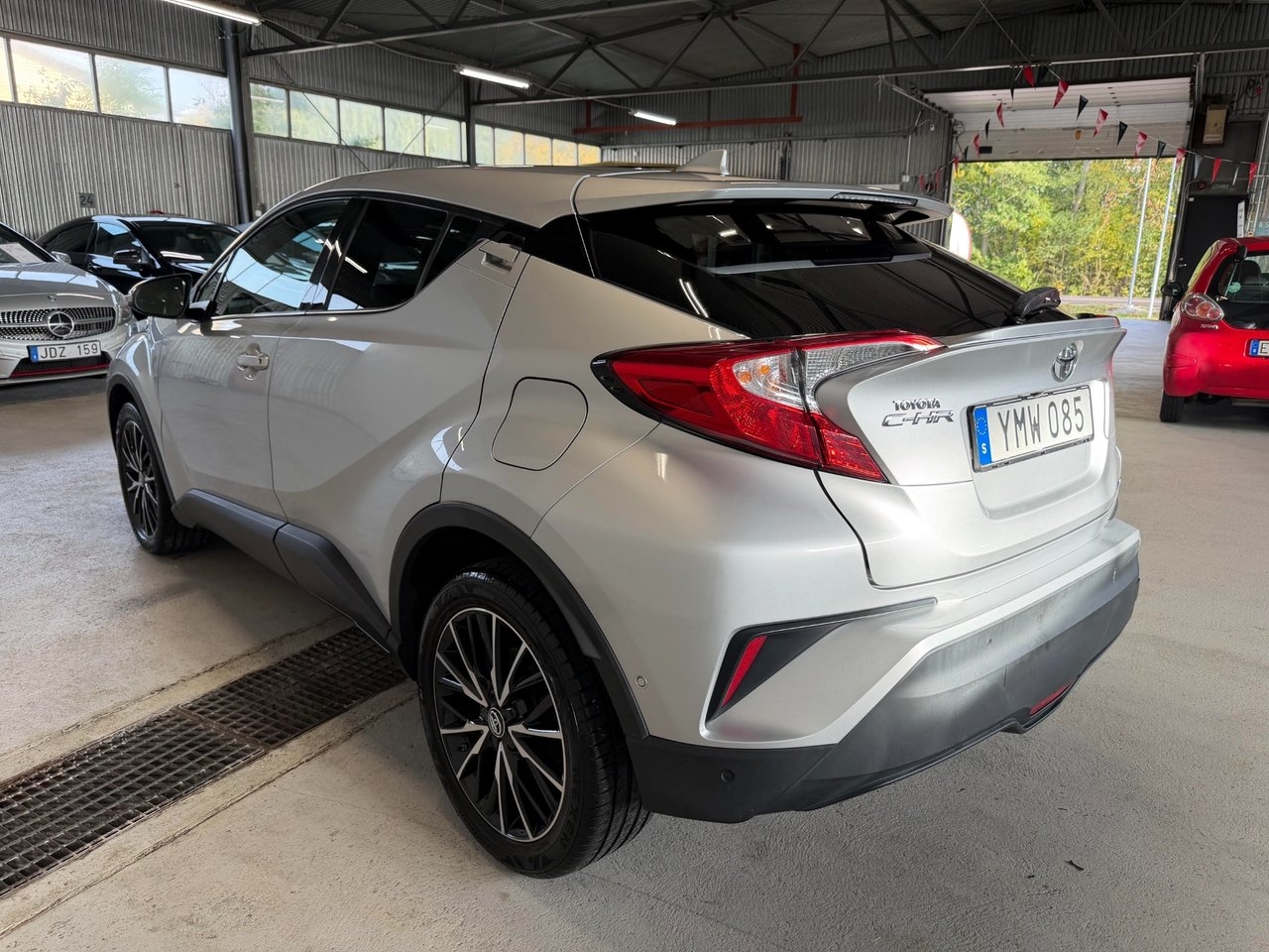 Toyota C-HR 1.2 T Executive 2017, bild 4/10