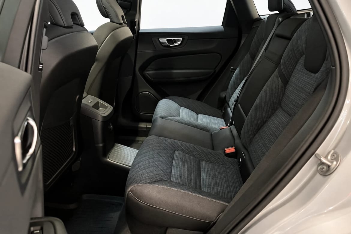 Volvo XC60 T6 Core Special Edition 2025, bild 6/10