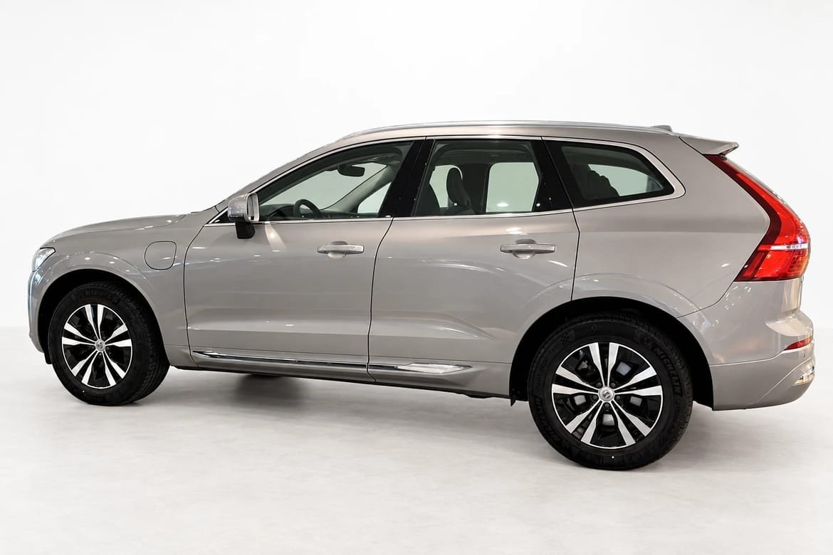 Volvo XC60 T6 Core Special Edition 2025, bild 2/10