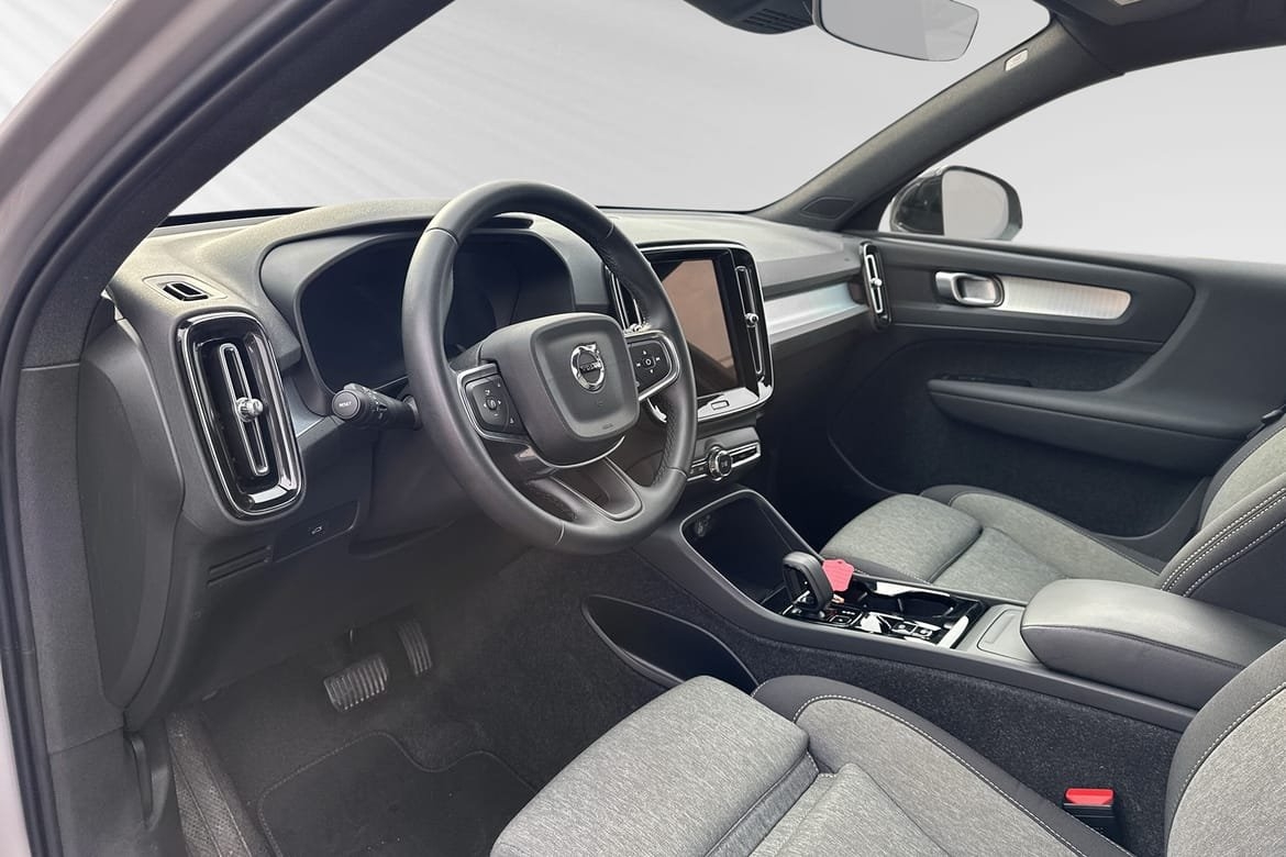 Volvo XC40 B3 Plus Dark 2025, bild 7/10