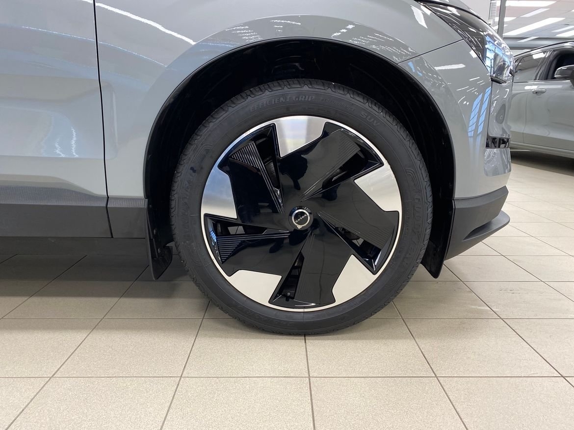 Volvo EX30 Extended Range Plus 2025, bild 6/10