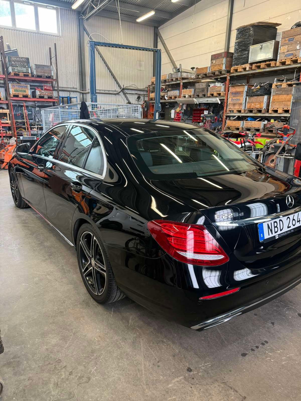Mercedes-Benz E 220 d 2017, bild 4/5
