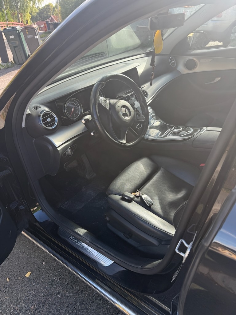 Mercedes-Benz E 220 d 2017, bild 2/5