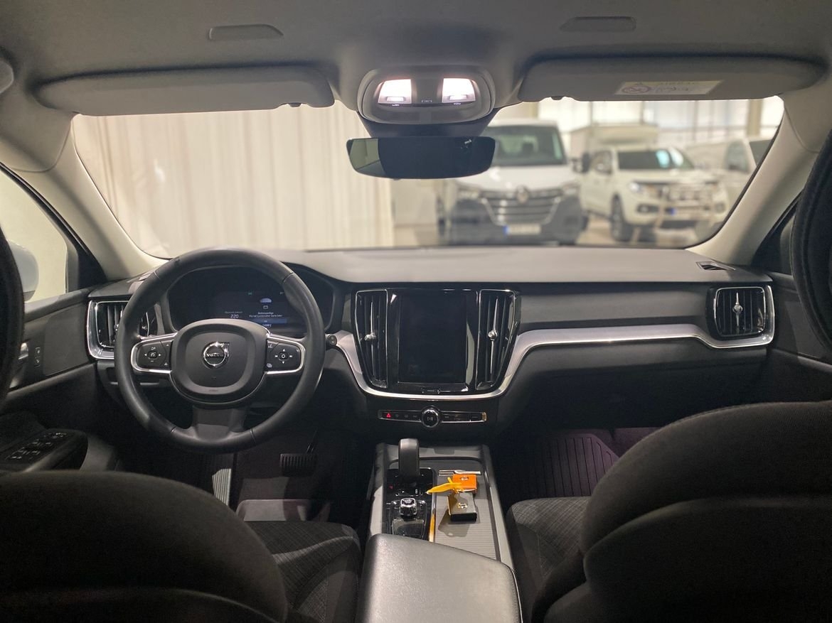 Volvo V60 B4 Core 2023, bild 2/10