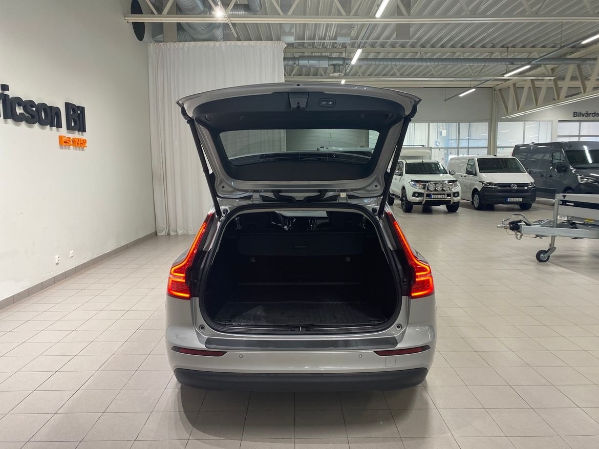 Volvo V60 B4 Core 2023, bild 6/10