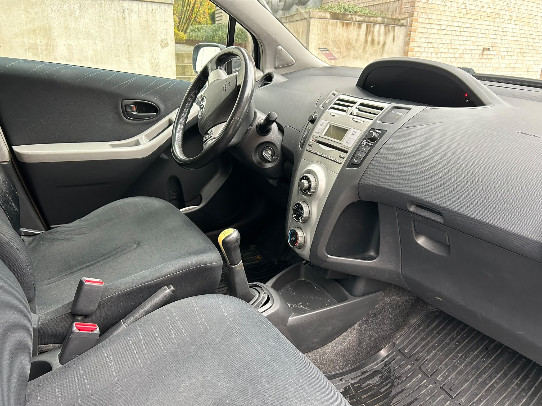 Toyota Yaris 1.3 2007, bild 3/9