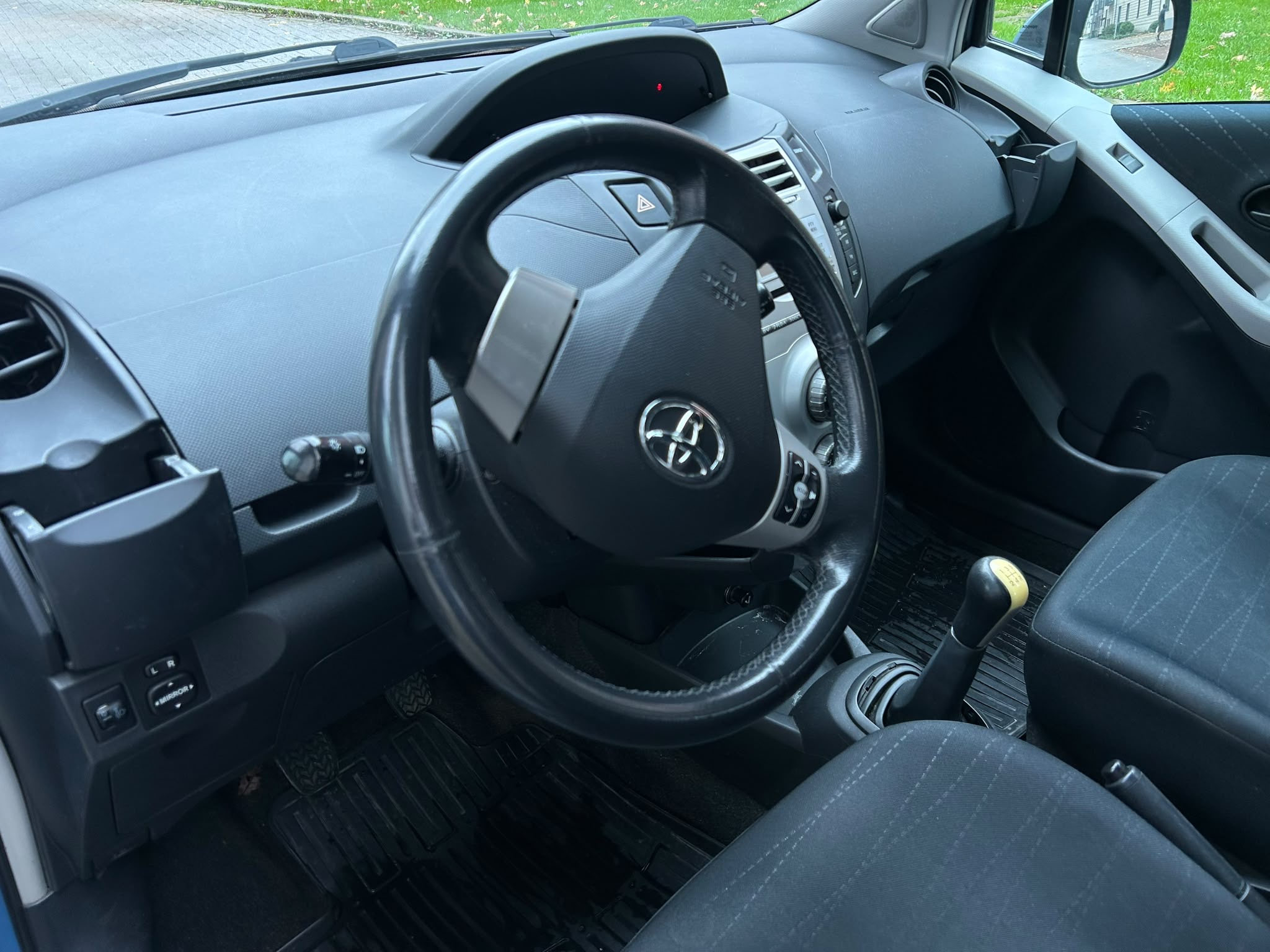 Toyota Yaris 1.3 2007, bild 2/9