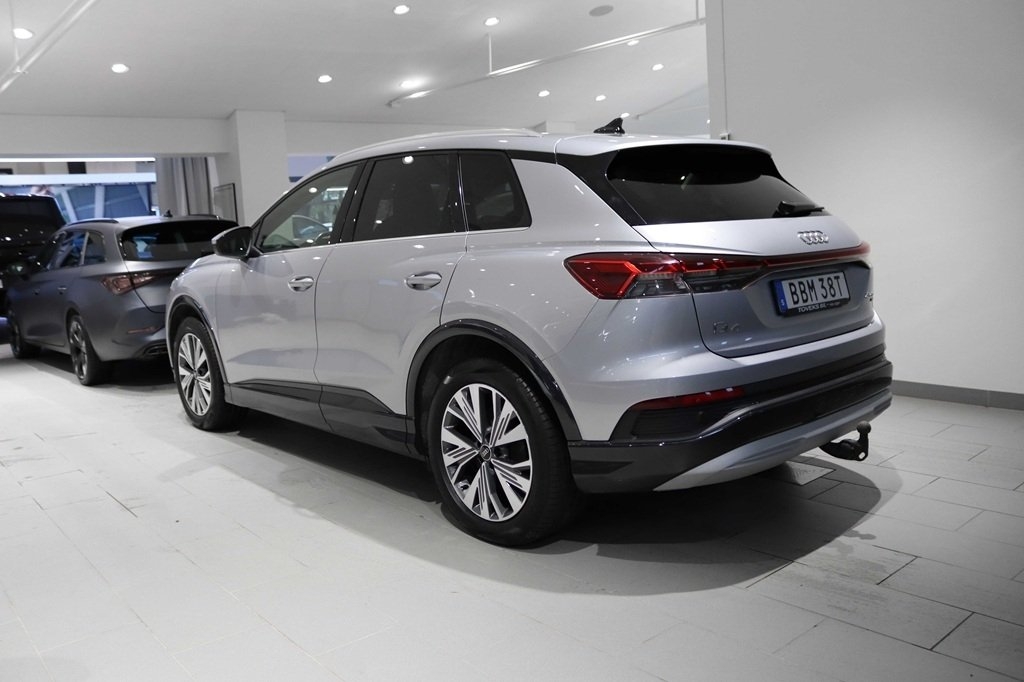 Audi Q4 e-tron 45 2023, photo 2/10
