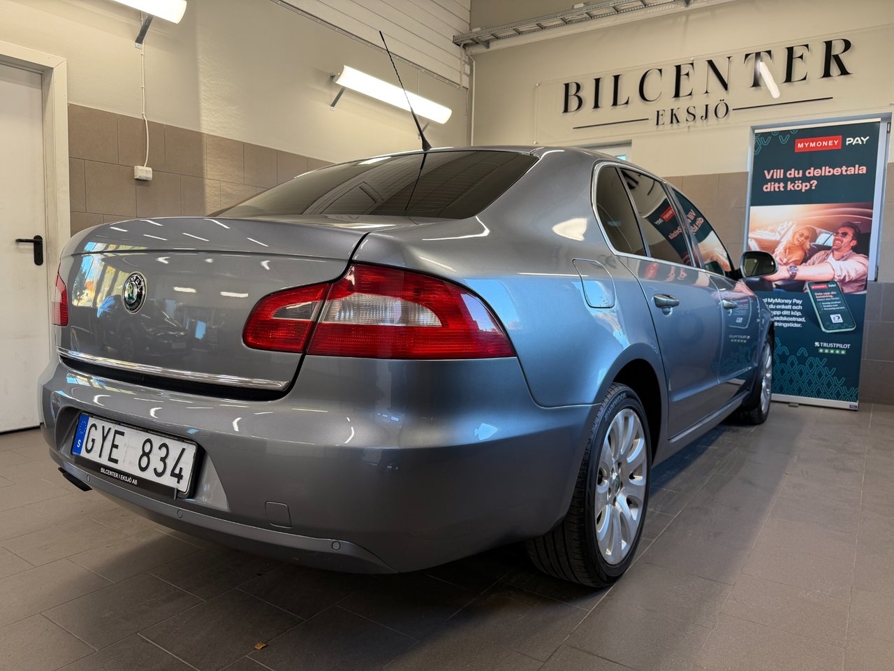 Skoda Superb 2.0 TDI Elegance 2009, bild 4/10