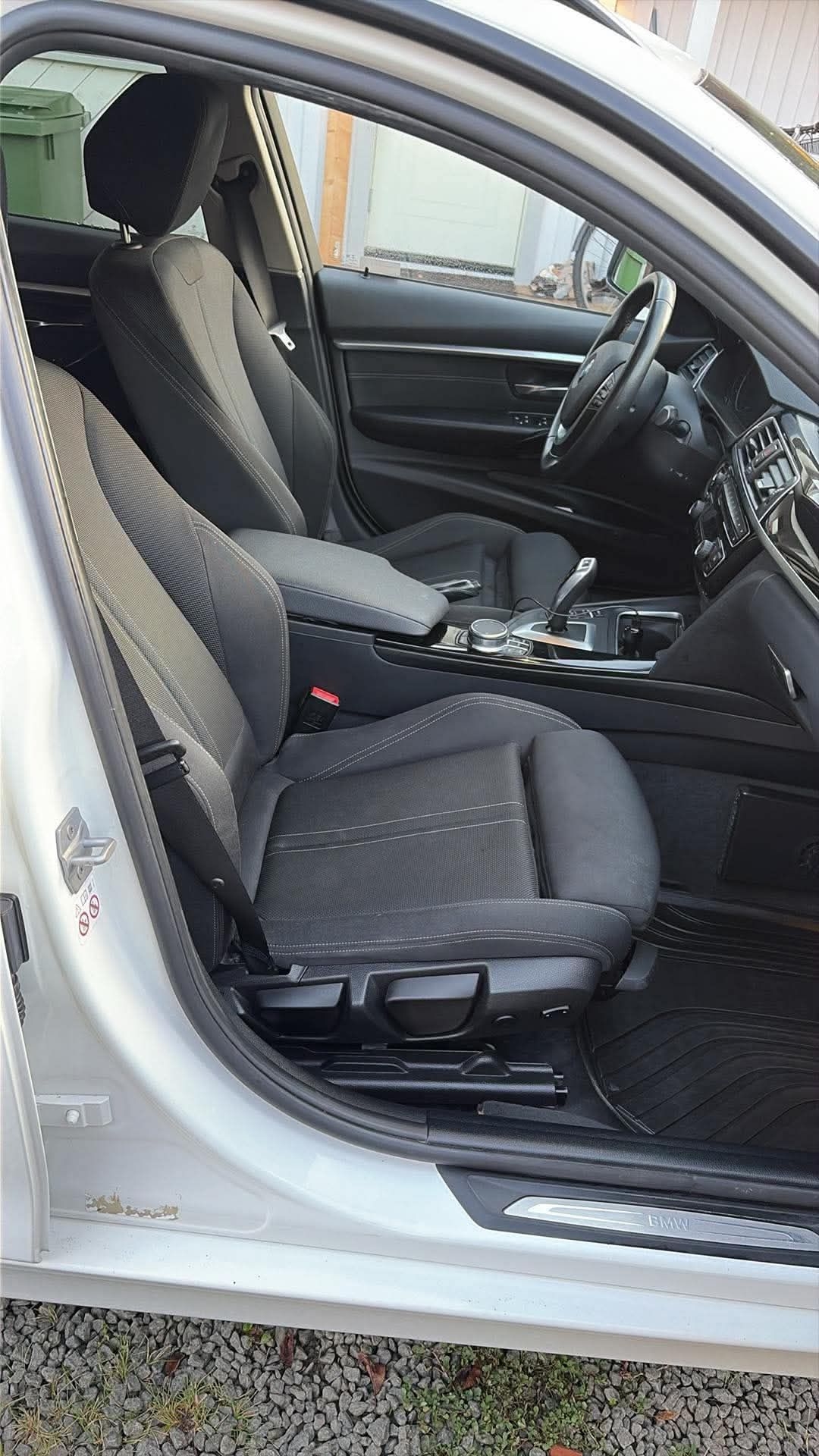 BMW 320d 2018, bild 7/10