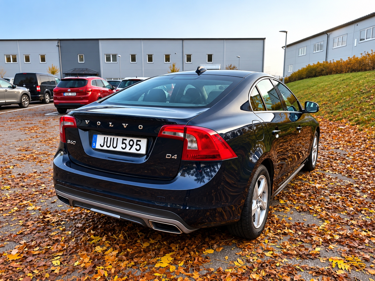Volvo S60 D4 Momentum Business Edition 2016, bild 2/9
