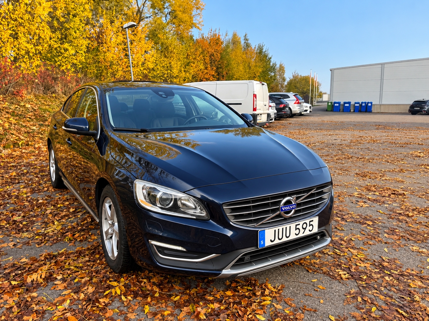 Volvo S60 D4 Momentum Business Edition 2016, bild 3/9