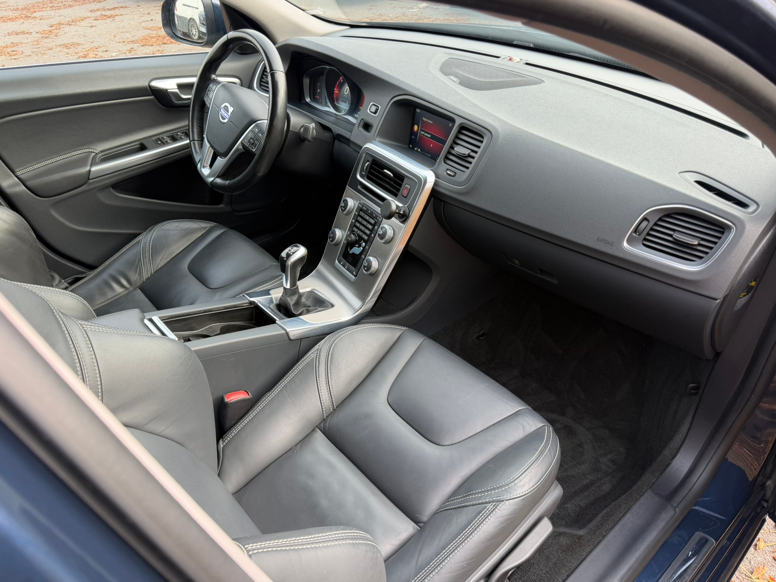 Volvo S60 D4 Momentum Business Edition 2016, bild 6/9